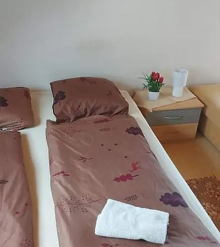 Badacsonyi Pihenes Privat Berlemeny בית הארחה בדקסוניטומאי